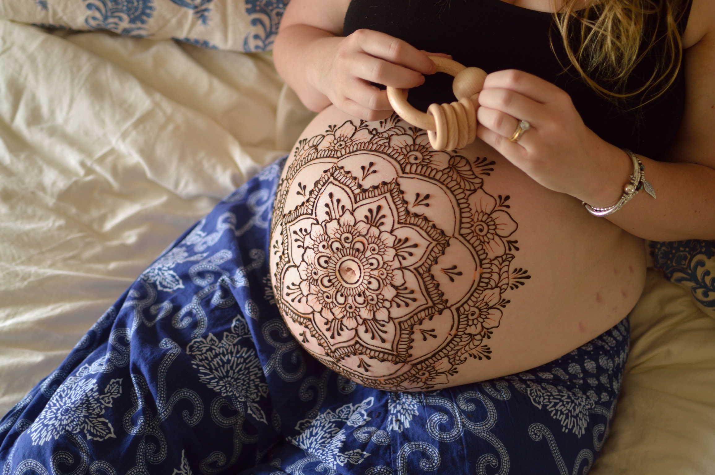 Close Pregnant Belly Mehendi Henna Tattoo Stock Photo 1549811057 |  Shutterstock