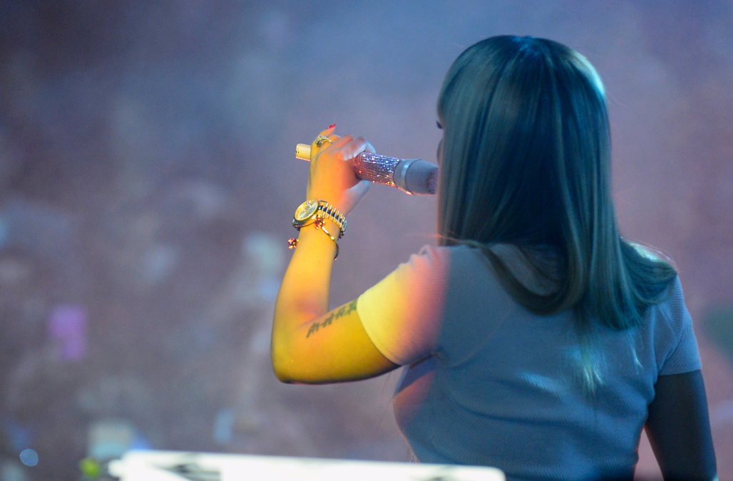 recording-artist-nicki-minaj-performs-at-drais-beach-club-nightclub-picture-id503092042.jpg