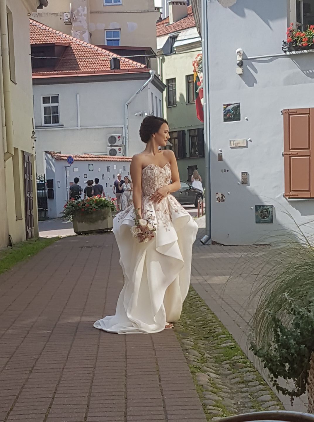 bride in vilnius.jpg