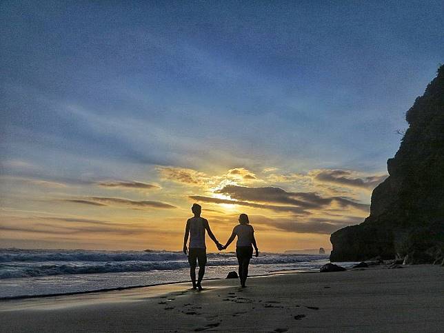 Pantai Foto Sunset Romantis Update Tiket