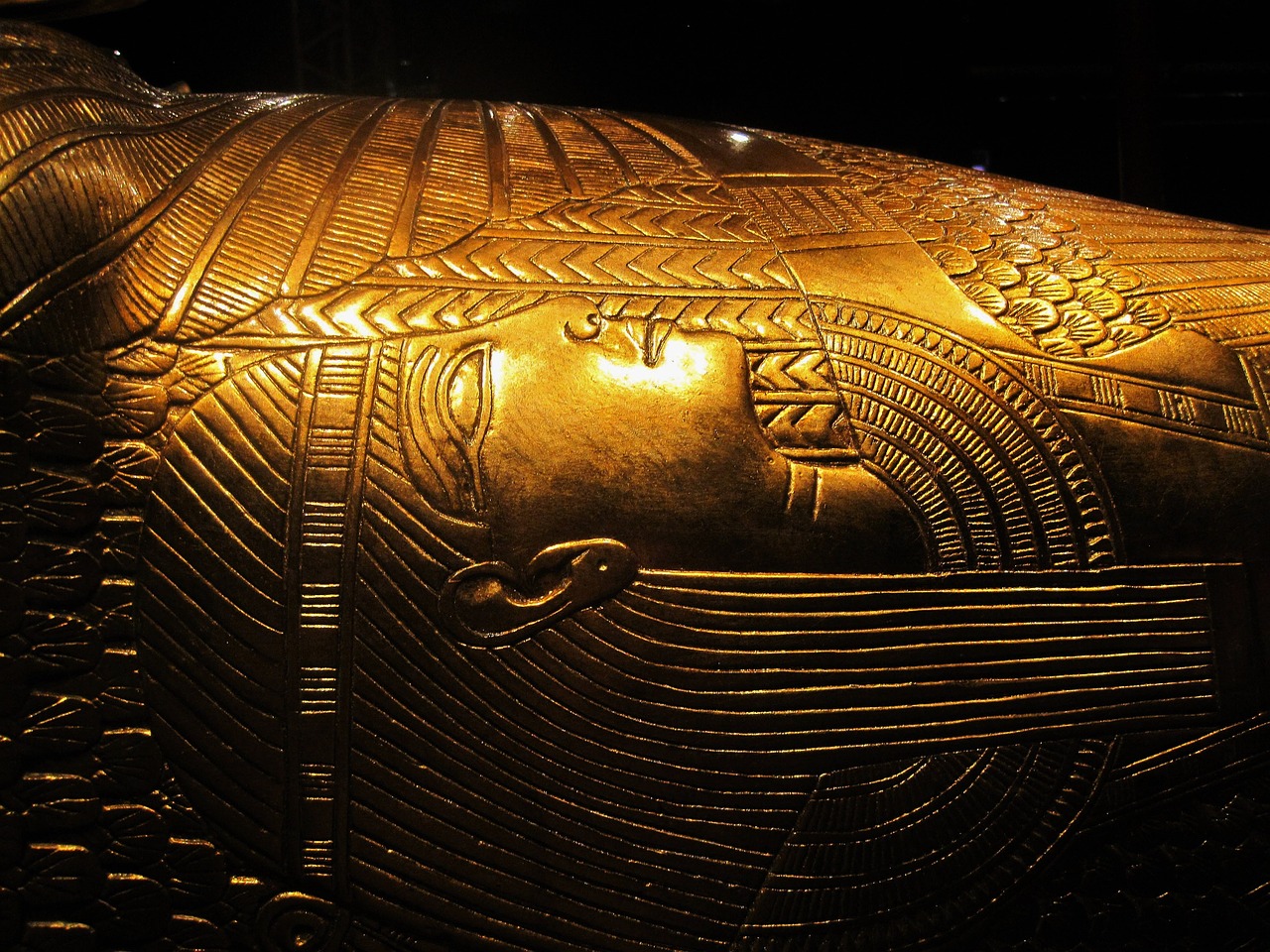 replica-of-tutankhamuns-treasure-792210_1280.jpg