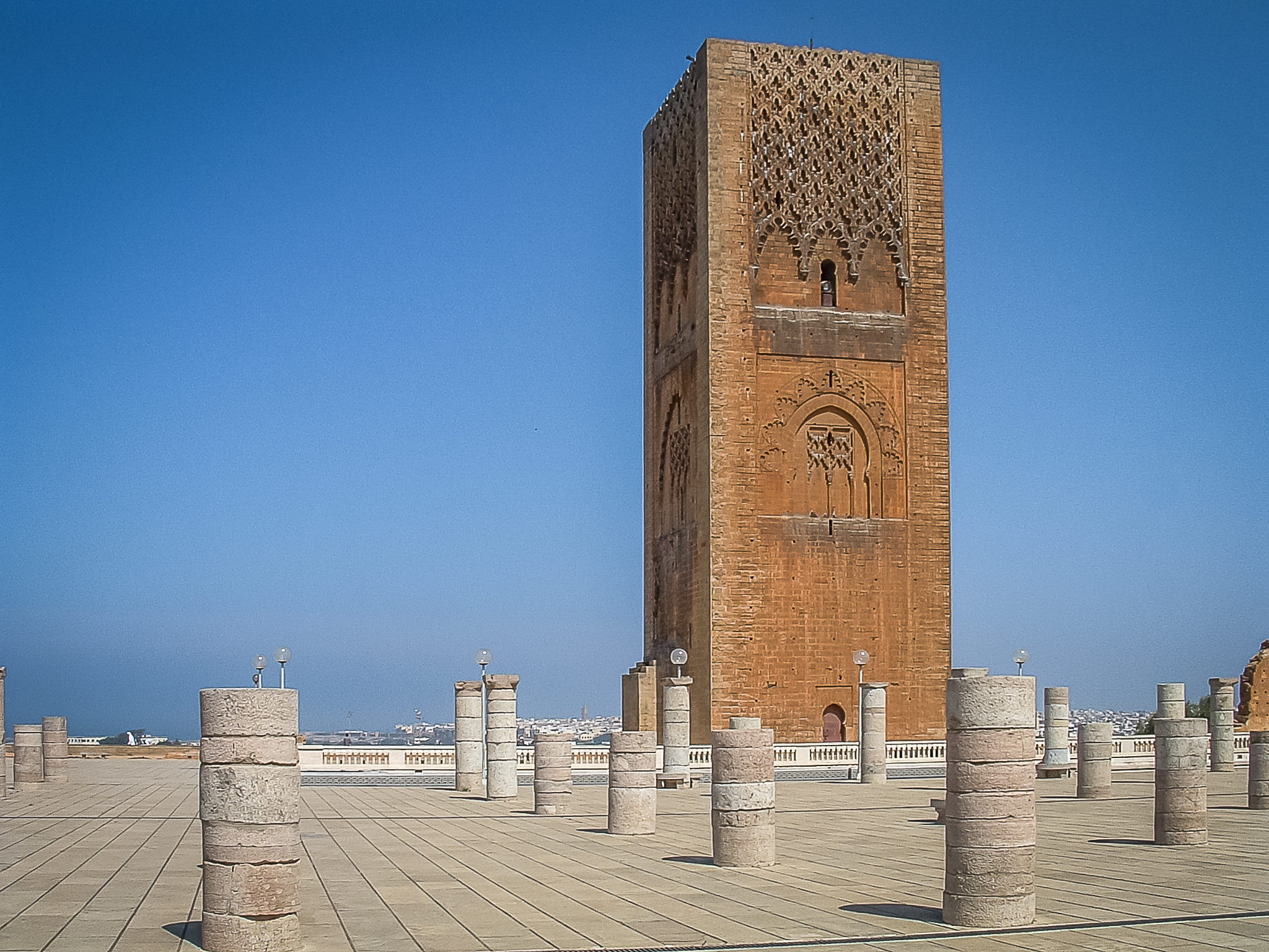 09_06_03_Hassan_Tower_02.jpg