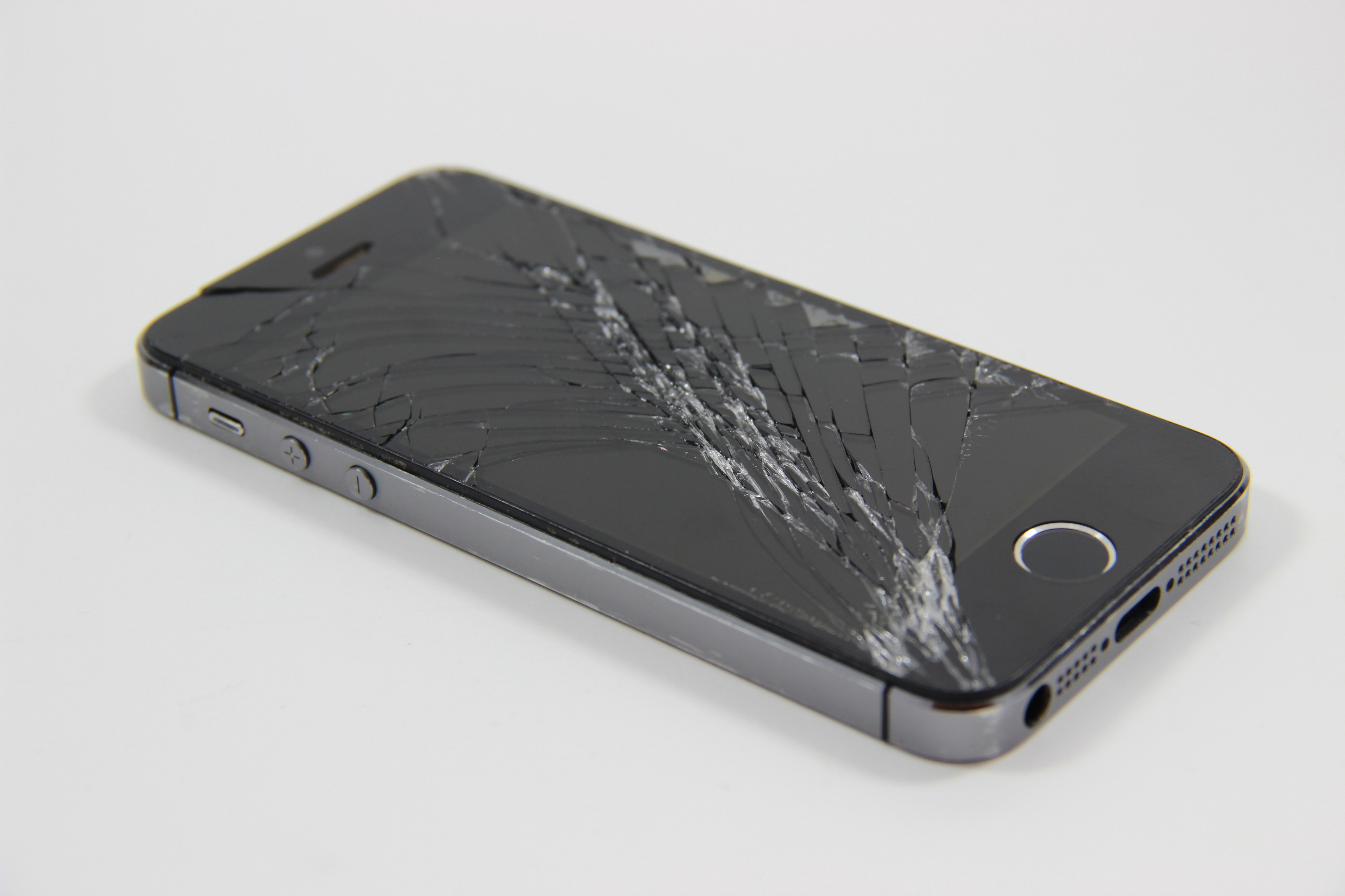 broken-broken-display-broken-iphone-416708.jpg