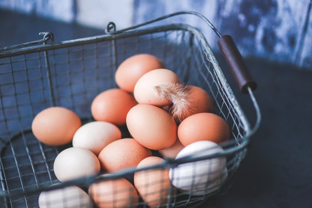 metal-easter-eggs-basket.jpg