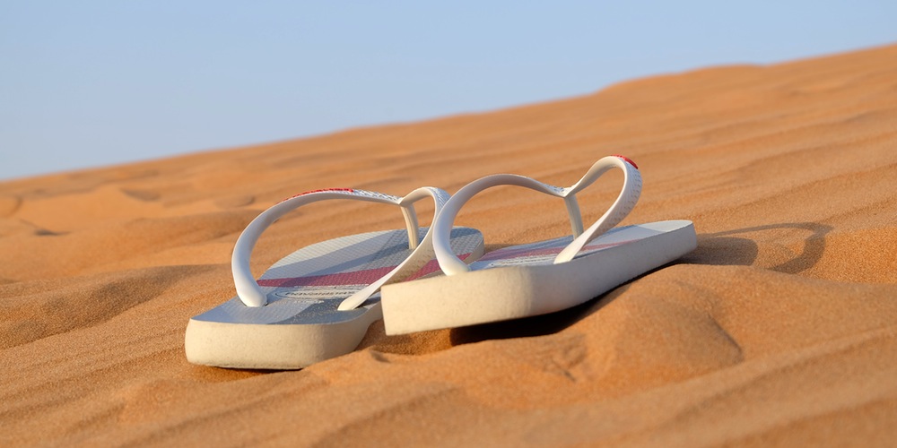sandals-flip-flops-footwear-beach-40737.jpeg