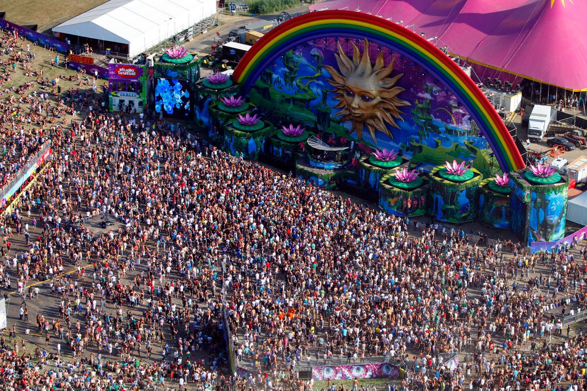 tomorrowland2010.jpg