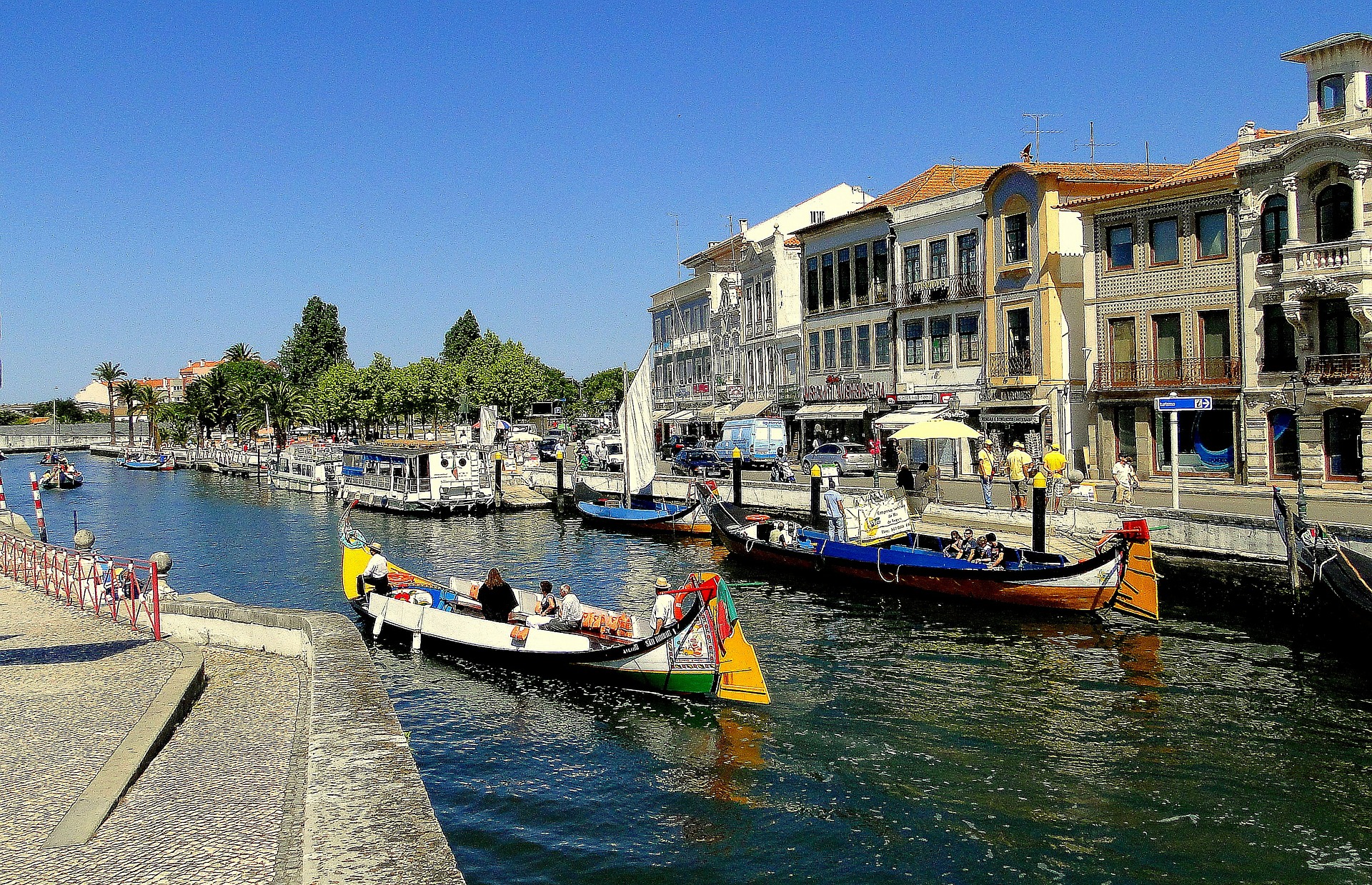 aveiro-402629_1920.jpg