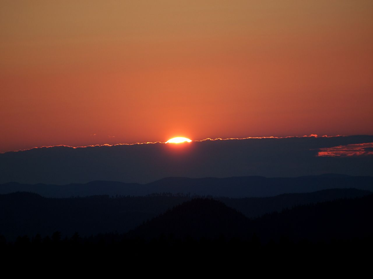 sunset_over_dalarna.jpg