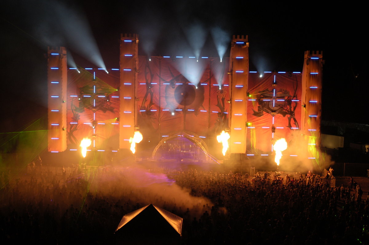 tomorrowland2006.jpg