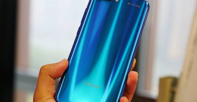 Huawei-Honor-10-Hands-On-Review-color-gradient-780x405.jpg