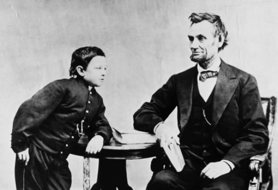 lincoln-with-son-tad.jpg