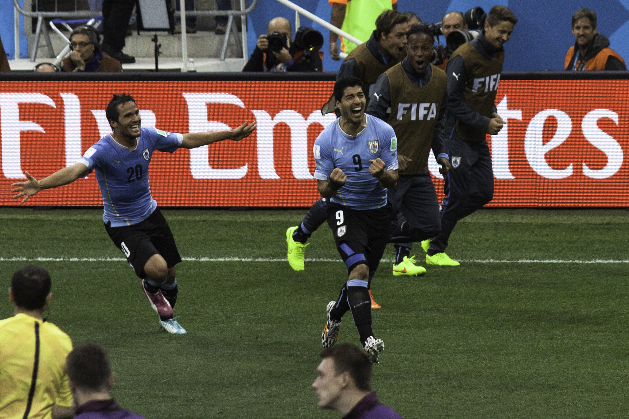 FIFA World Cup 2014 - Uruguay 2 - England 1 - 140619-6454-jikatu (14282608880).jpg