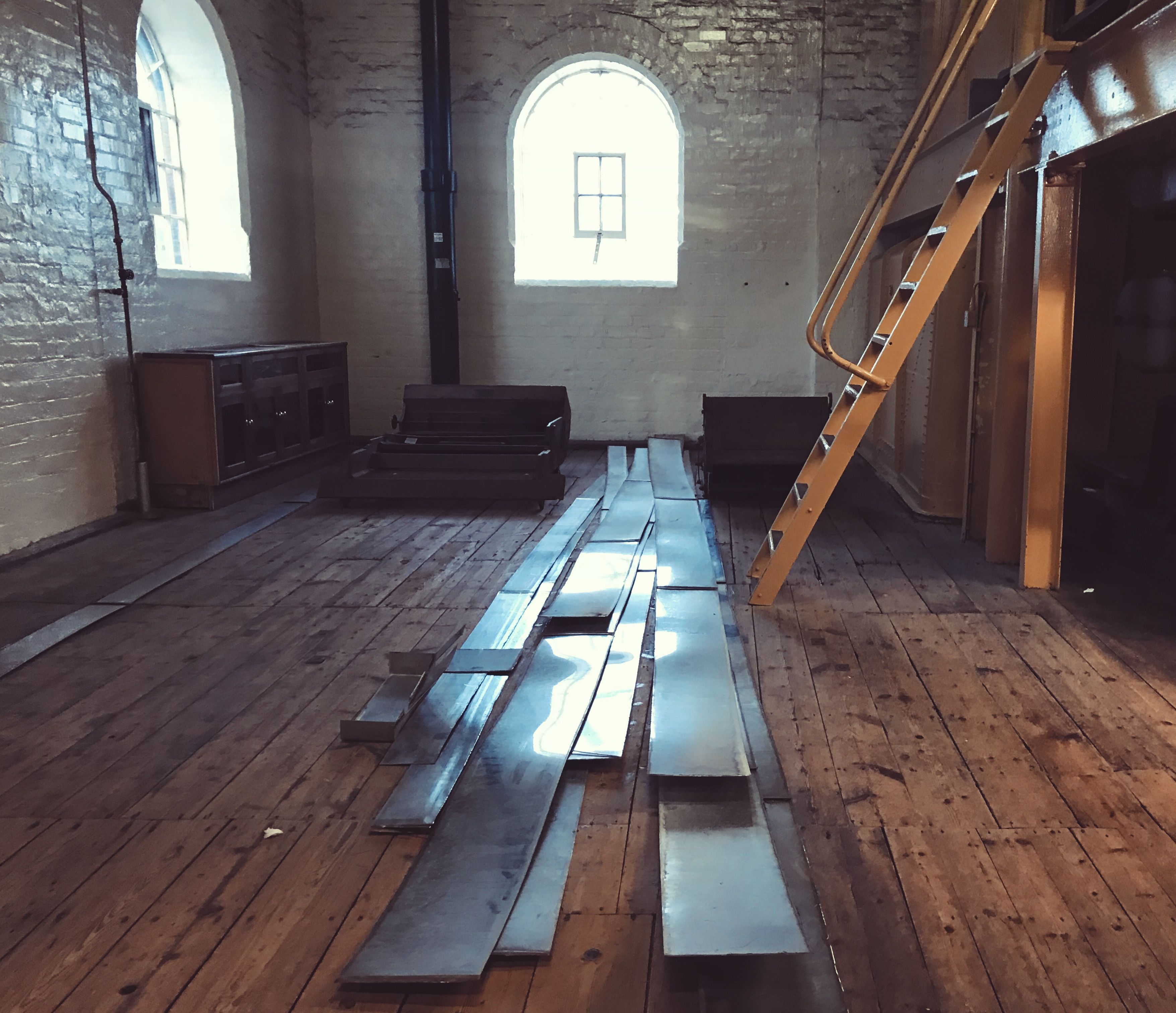 floor-metal-window