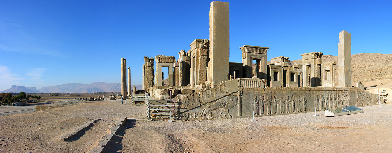 1280px-2009-11-24_Persepolis_03.jpg