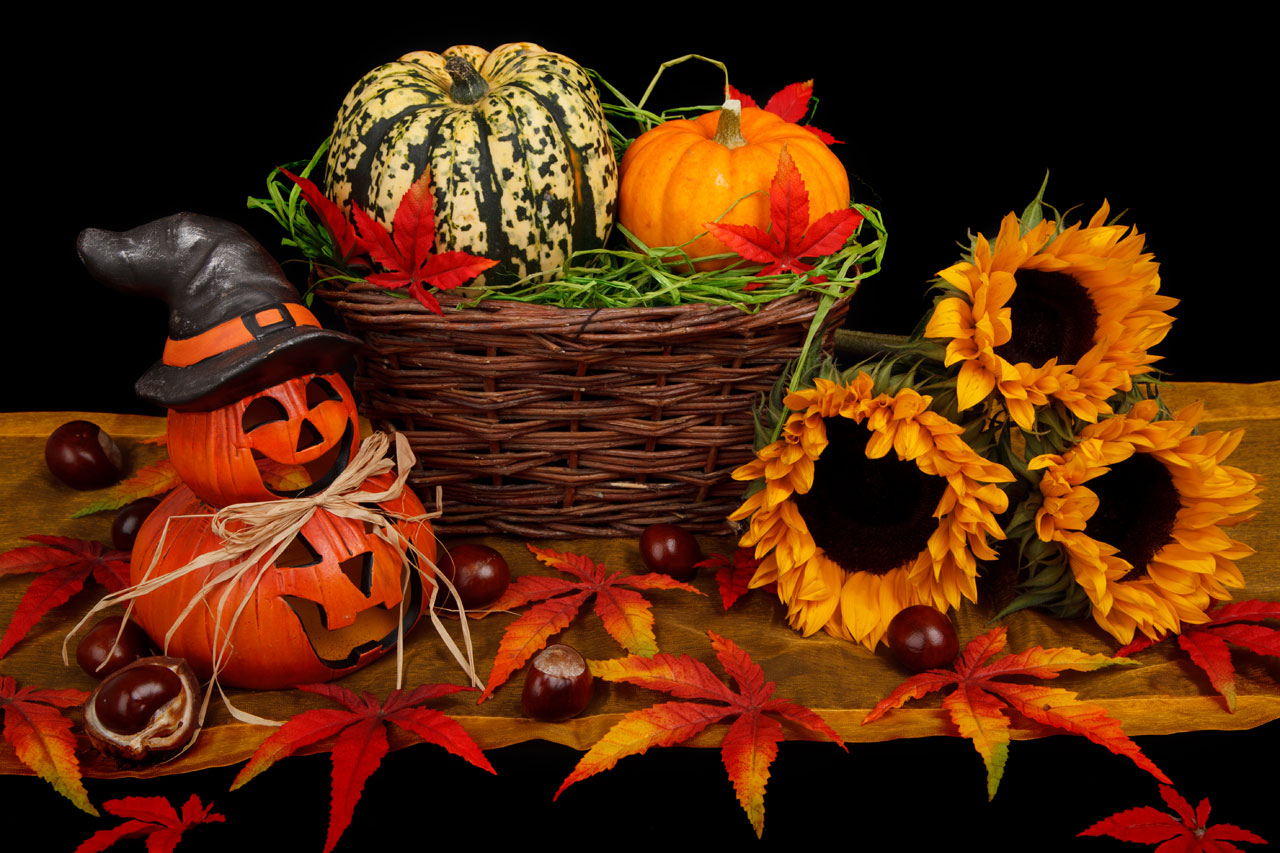 halloween-decoration-in-fall-871287575948RvtW 2017 31 October.jpg