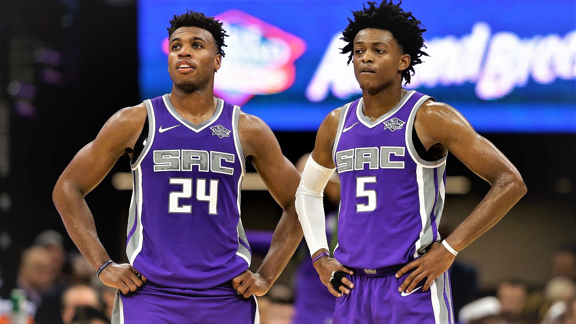 buddy-hield-deaaron-fox-ap.jpg