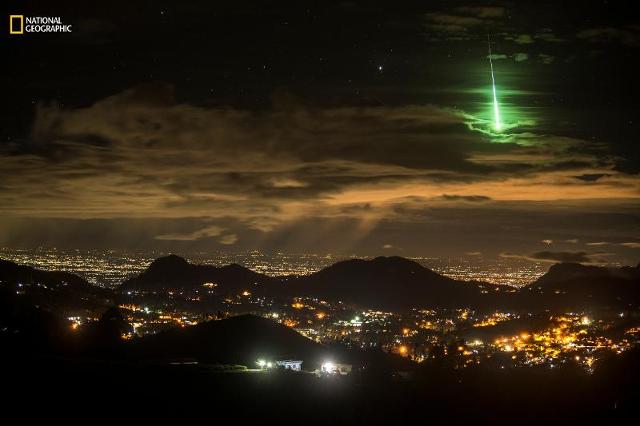 Landscapes-Honorable-Mention-Serendipitous-Green-Meteor.jpg