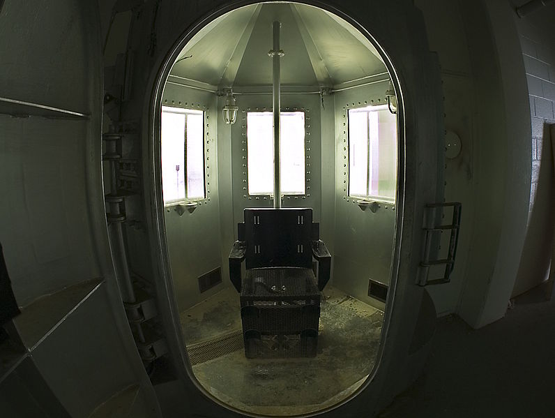 796px-Santa_Fe_gas_chamber.jpg