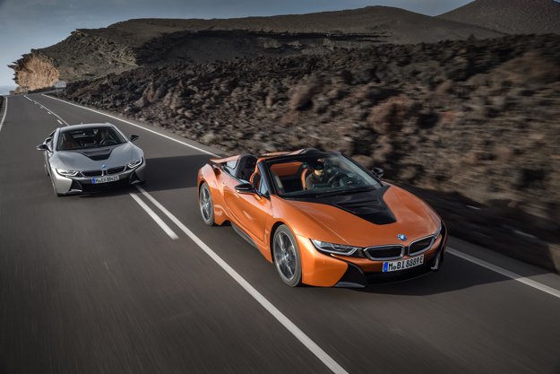 P90285381_highRes_the-new-bmw-i8-roads.jpg