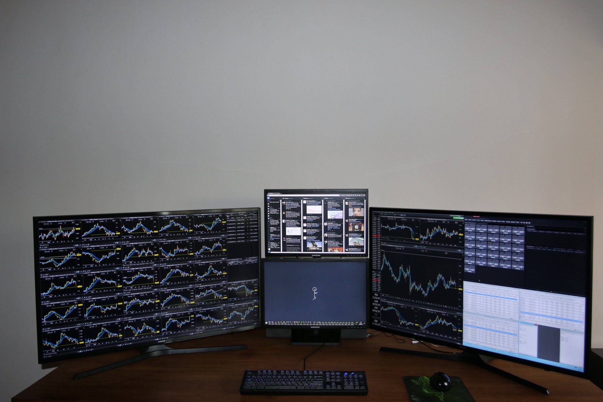 cryptocurrency monitor setup