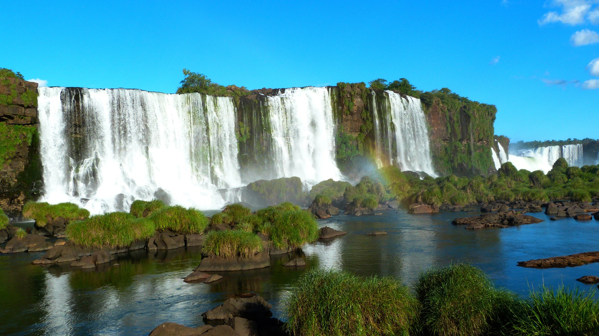 iguazu-falls-455610_1920.jpg