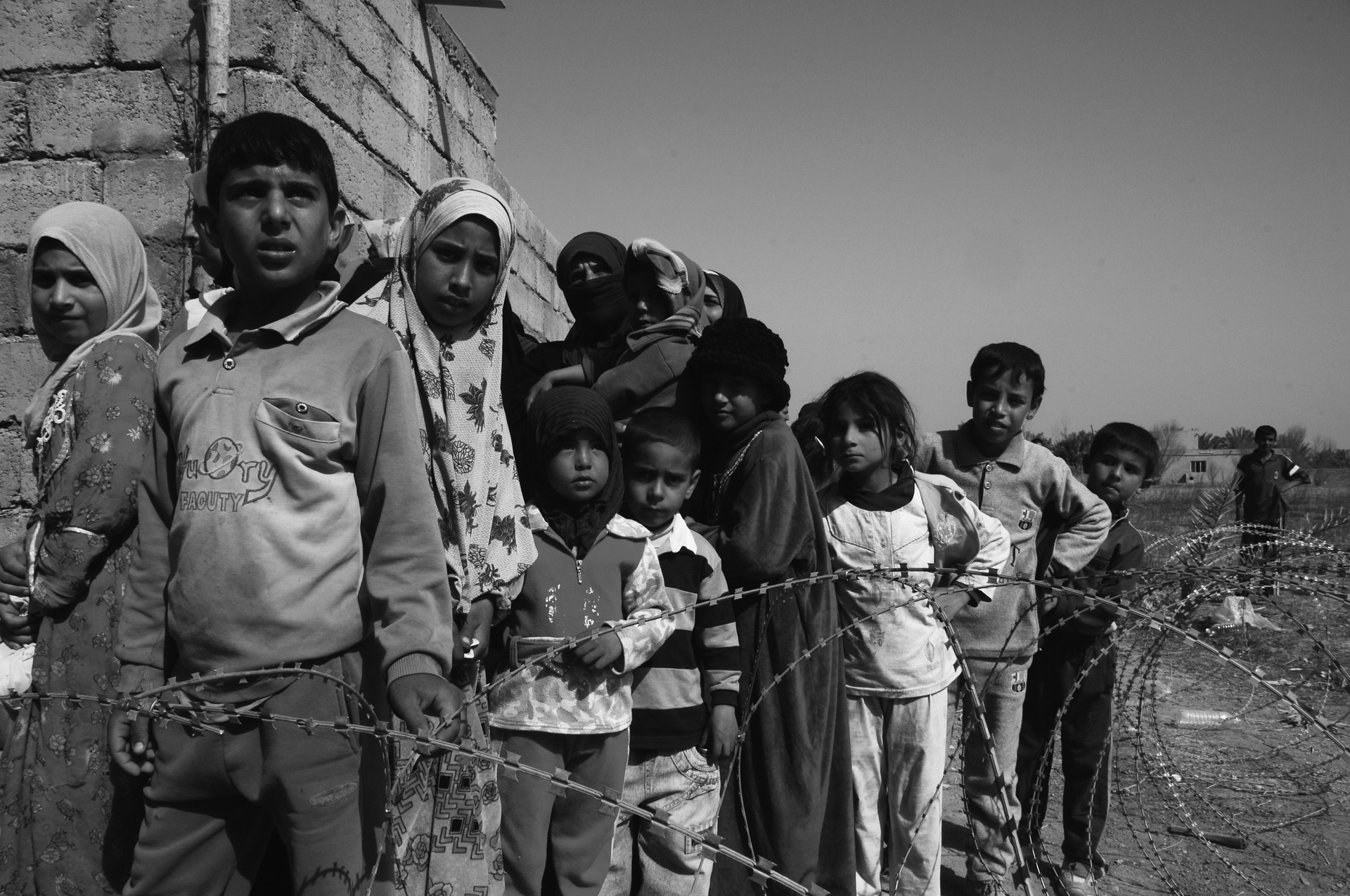 children-of-war-1172016_1920.jpg