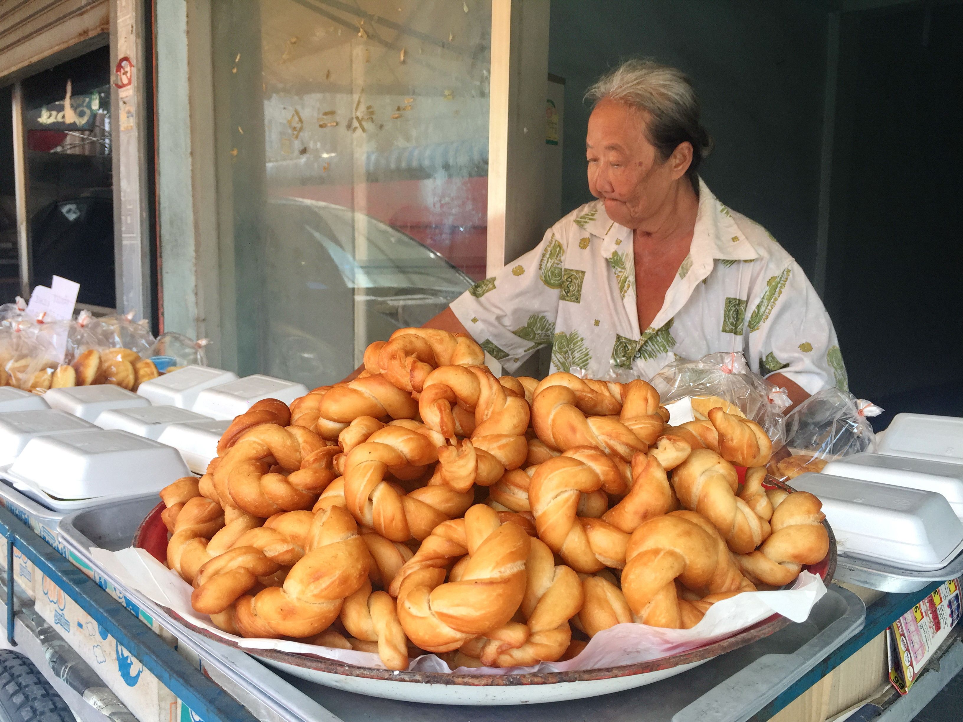 iPhone 6 Dec 2017 Street Vendors 152.JPG