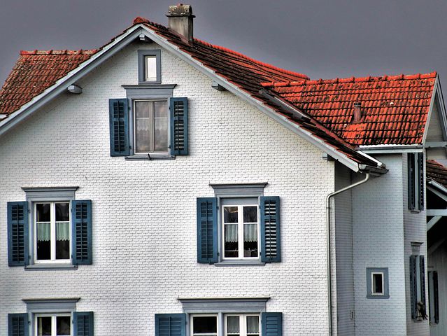 the-roof-of-the-3150598__480.jpg