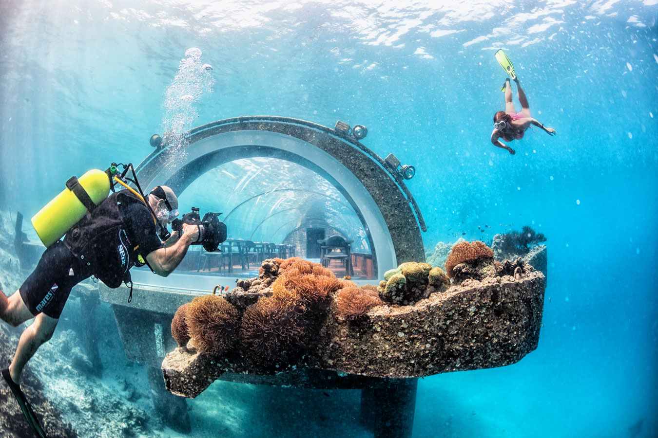 hurawalhi-underwater-restaurant-maldives.jpg