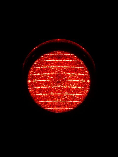 traffic red light-6010_640.jpg