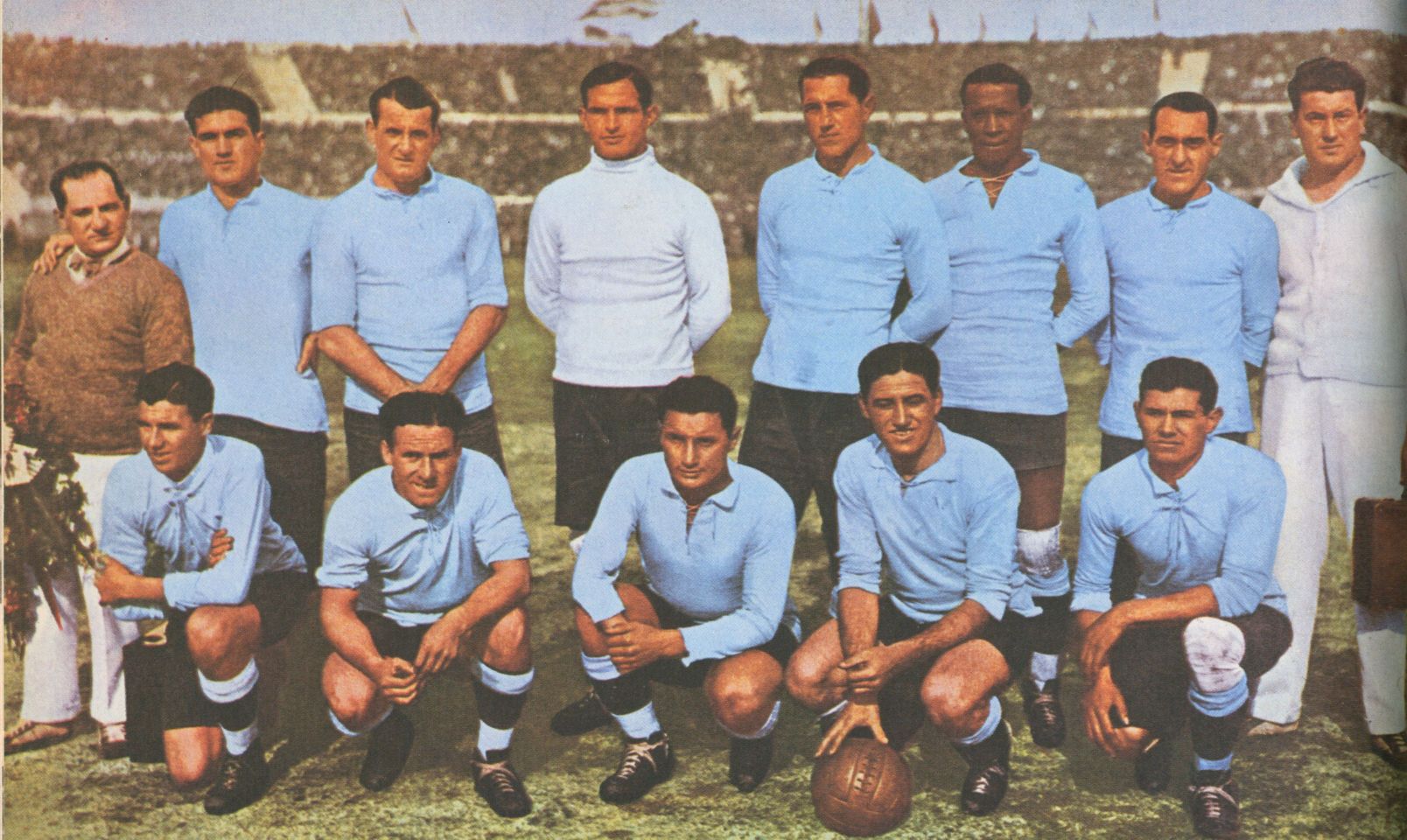 world-champion-1930-uruguay-with-the-famous-t-model-ball-1366282901.jpg