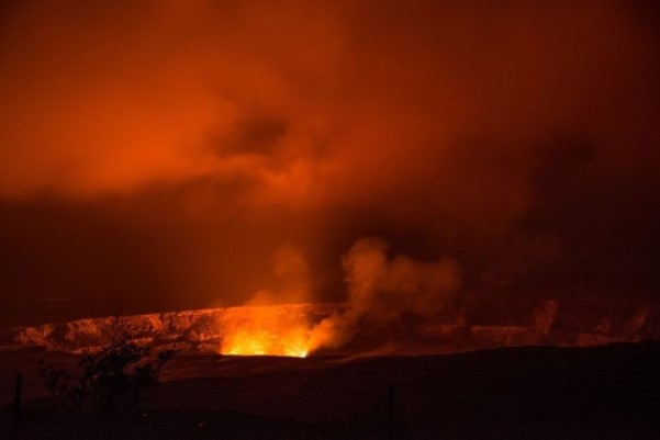 volcano-2062873_1280.jpg