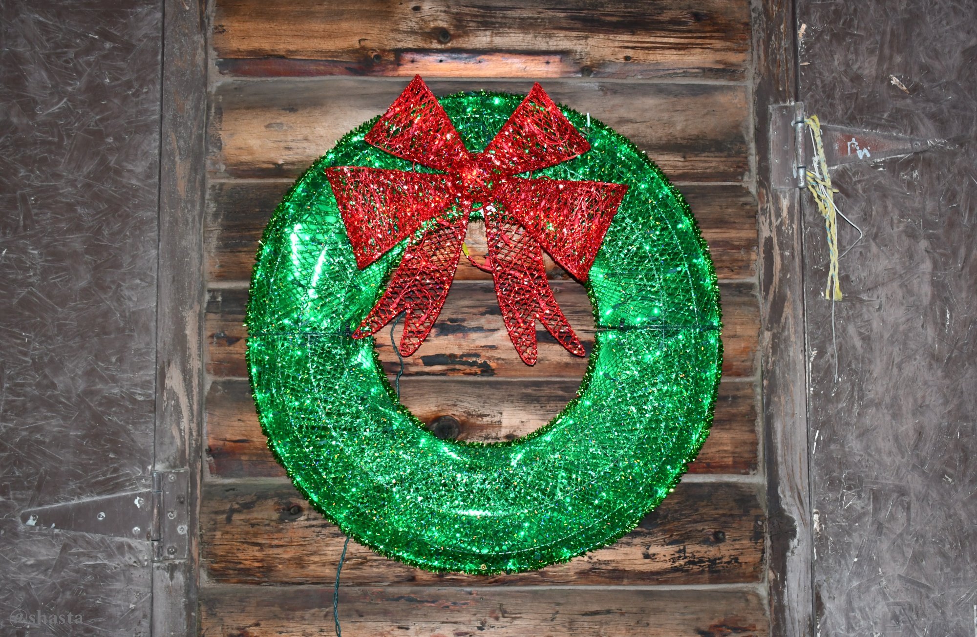 1shasta2017dec21st47wreath1io.jpg