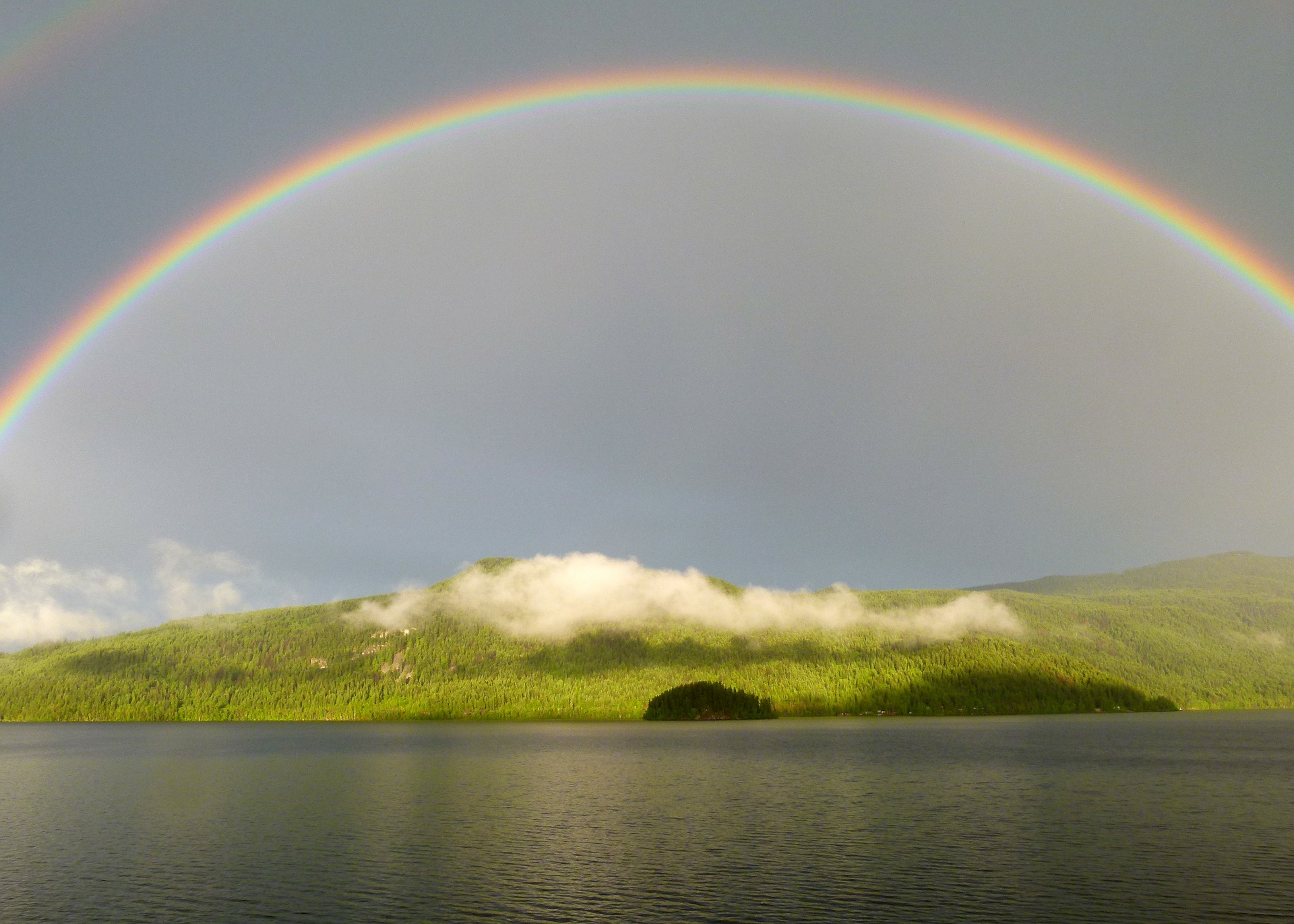 rainbow-142701_1920.jpg