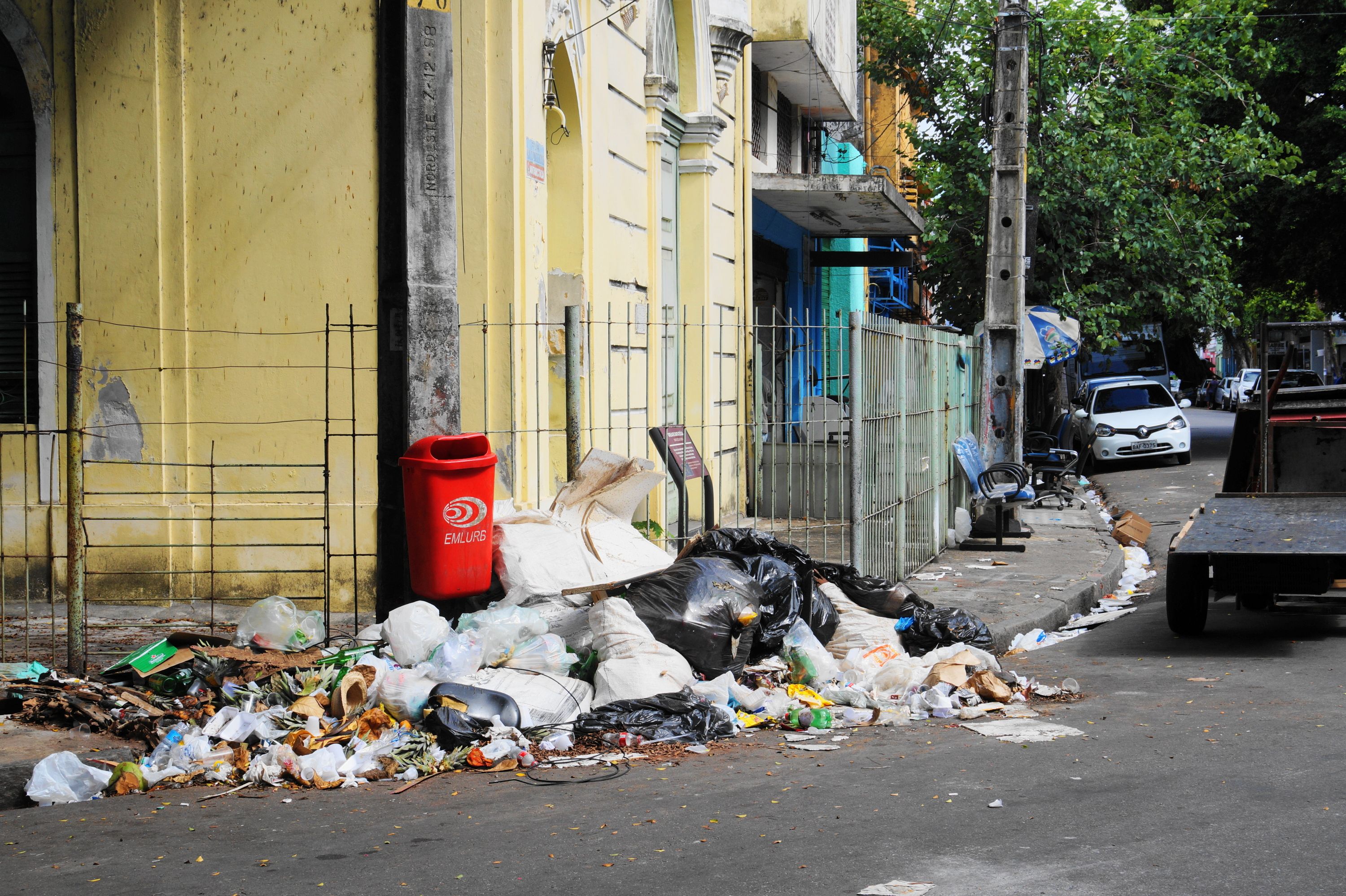 Lixo acumulado na cidade do Recife,Greve dos garis no Recife PE 08042017 3.JPG