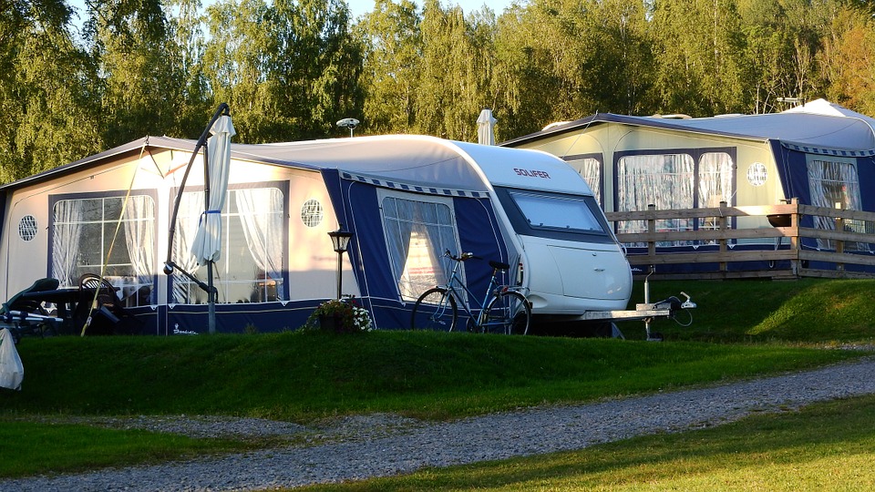 caravan-1008576_960_720.jpg