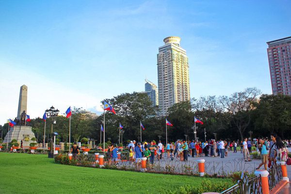 01-Carlos Celdran Luneta Park Tour (28).jpg