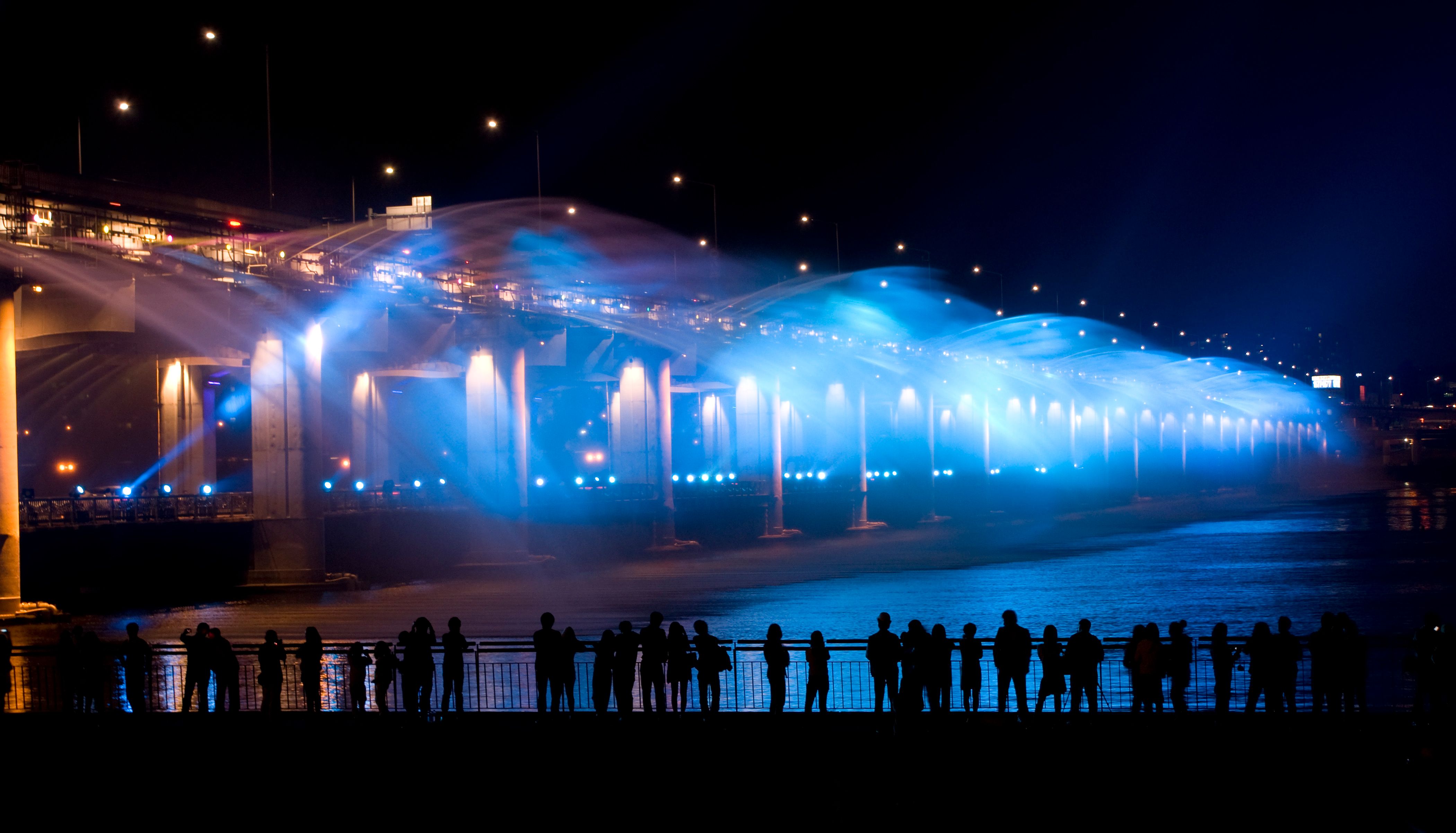 Banpo Bridge Fountain.JPG