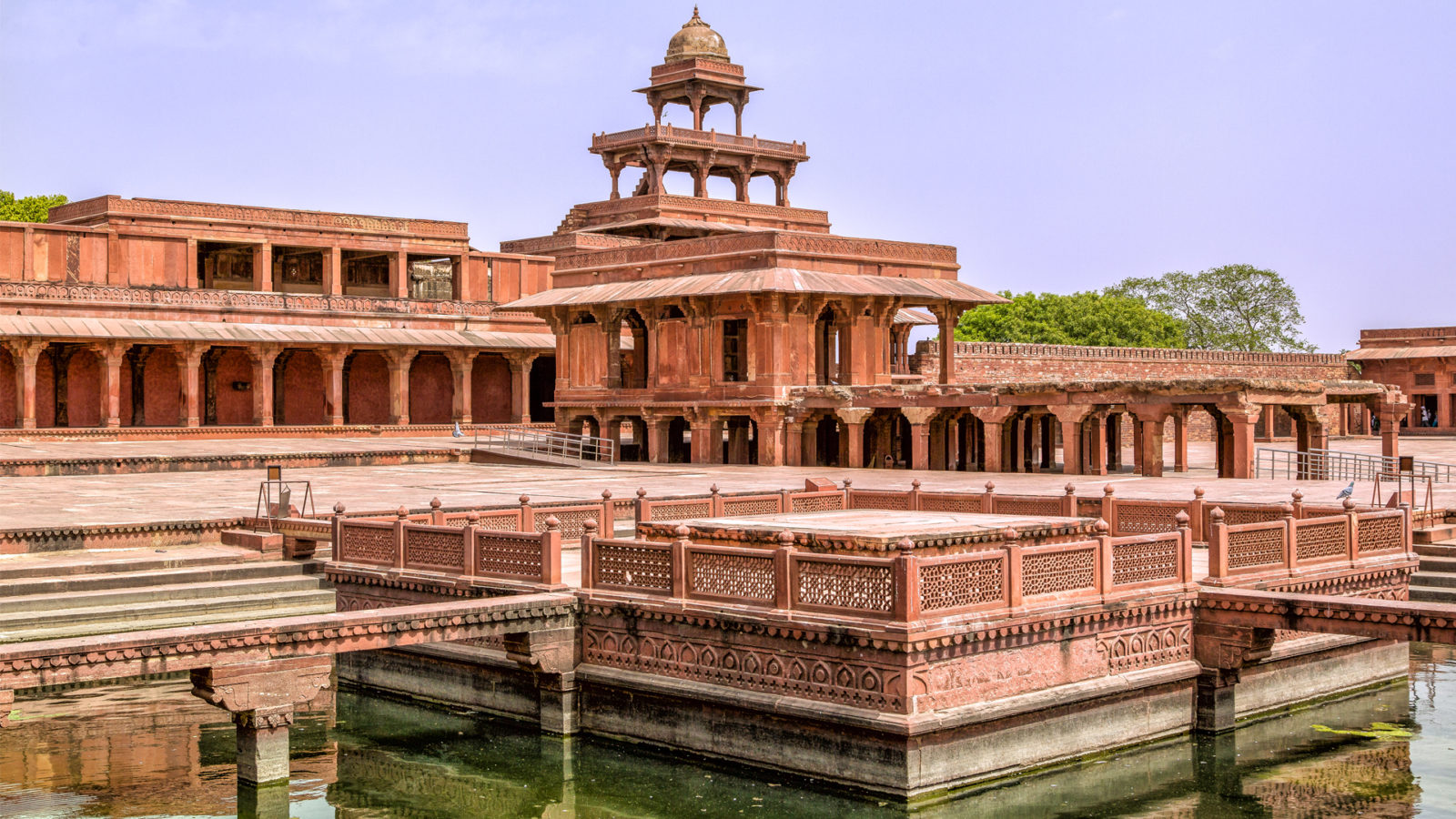 Fatehphur-Sikri-Agra-India-1600x900.jpg