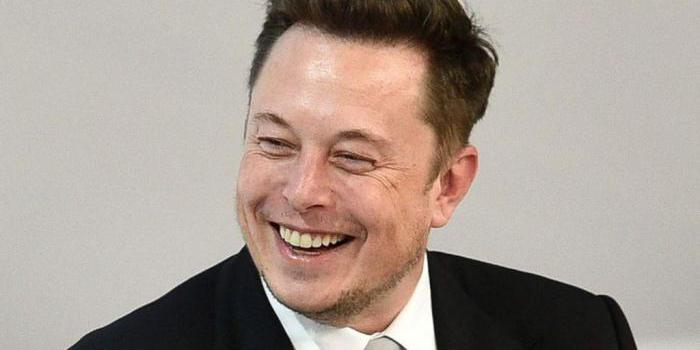 Satoshi-sombras-Musk-no-es-1.jpg