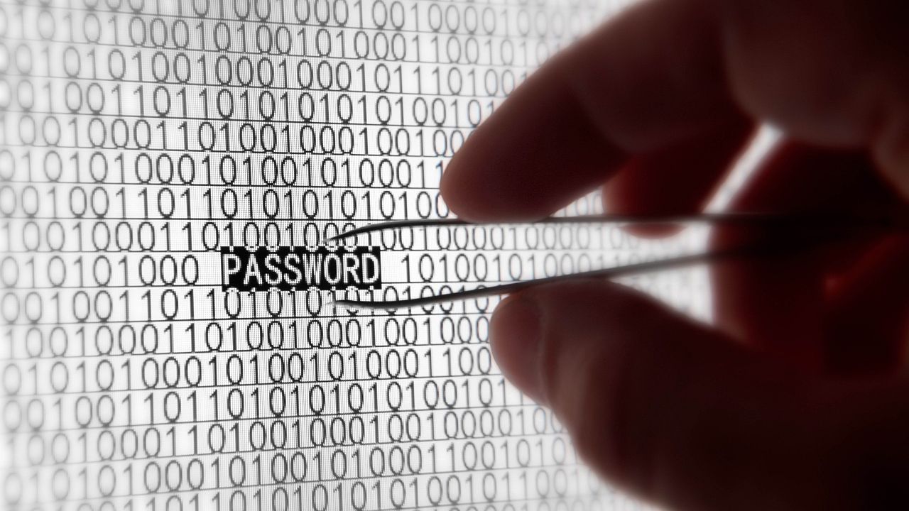 1280px-Steal_password.jpg