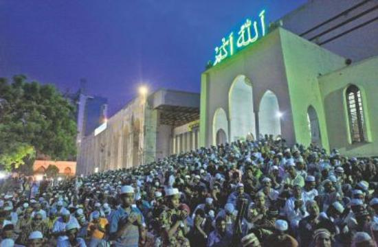 baitul-mukarram-mosque.jpg