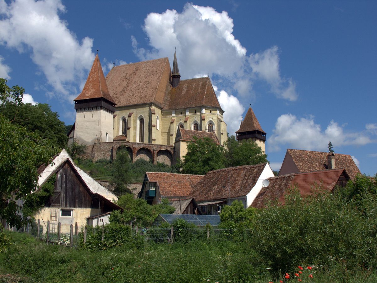 Biertan-fortified-church.jpg