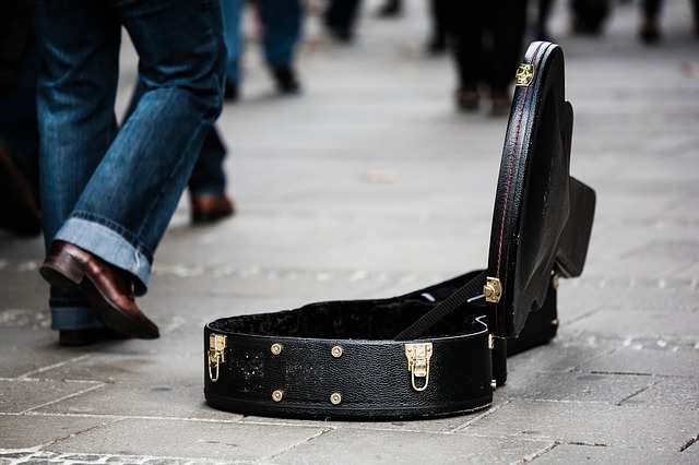 guitar-case-485112_640.jpg