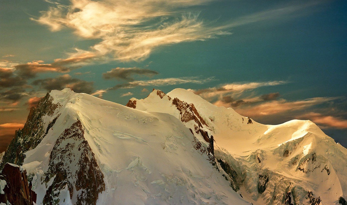 sunset_on_the_mont_blanc_summit_by_jup3nep-d9ivjoi.jpg