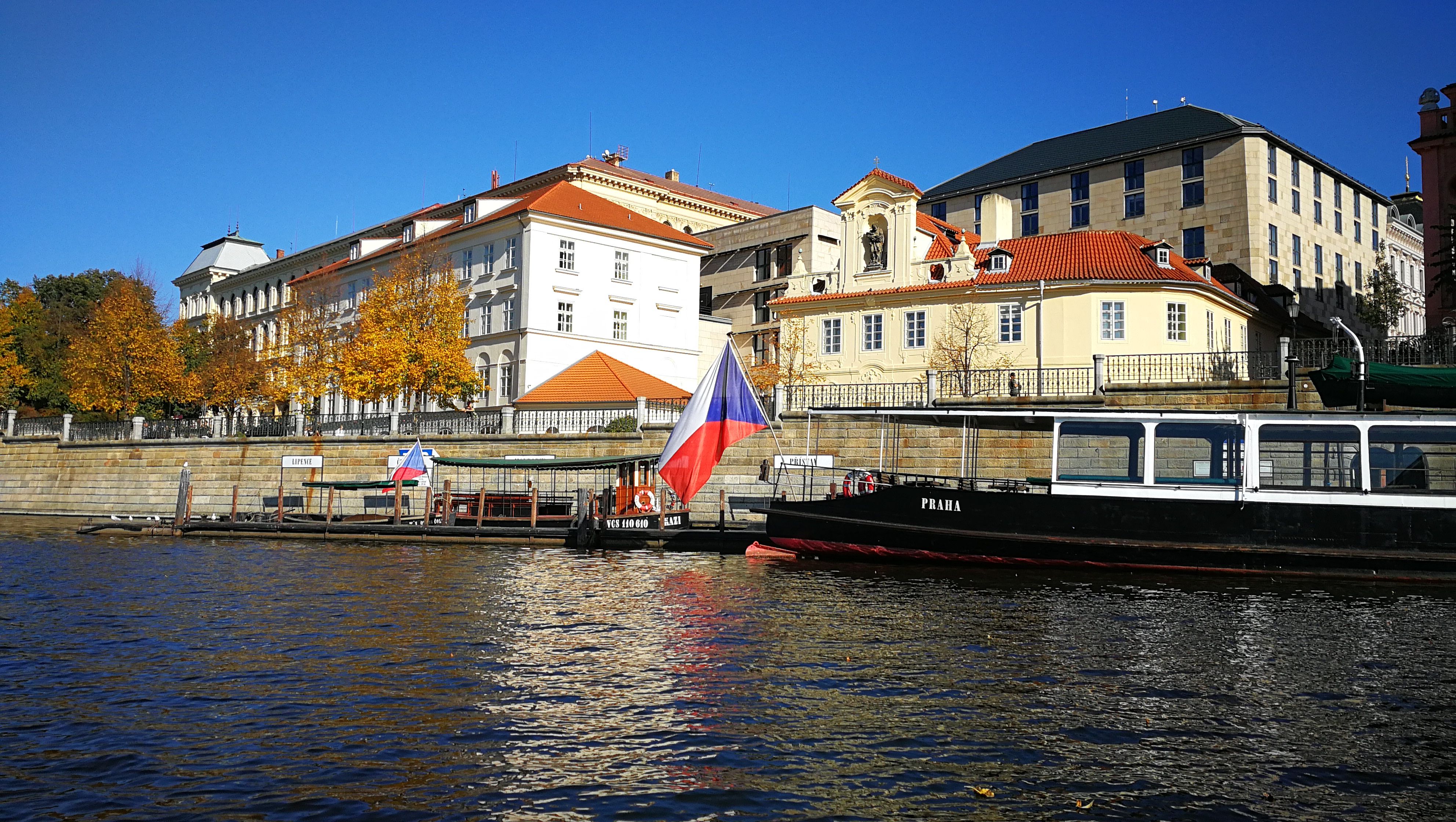 czech-republic-prague-boat-tour-hilarski.jpg