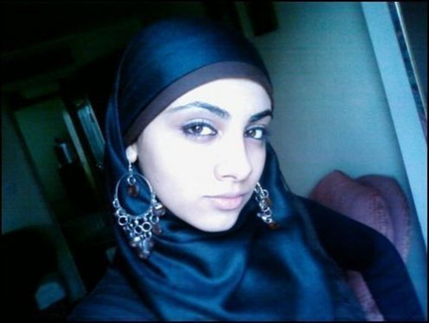 Muslim Girl Looking Sexy.jpg