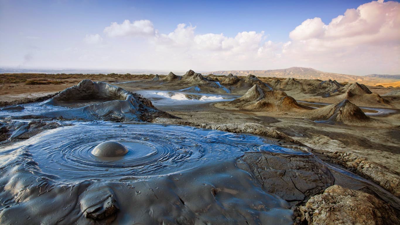 23671-mud-volcanoes-in-gobustan-national-park-azerbaijan-20150311.jpg