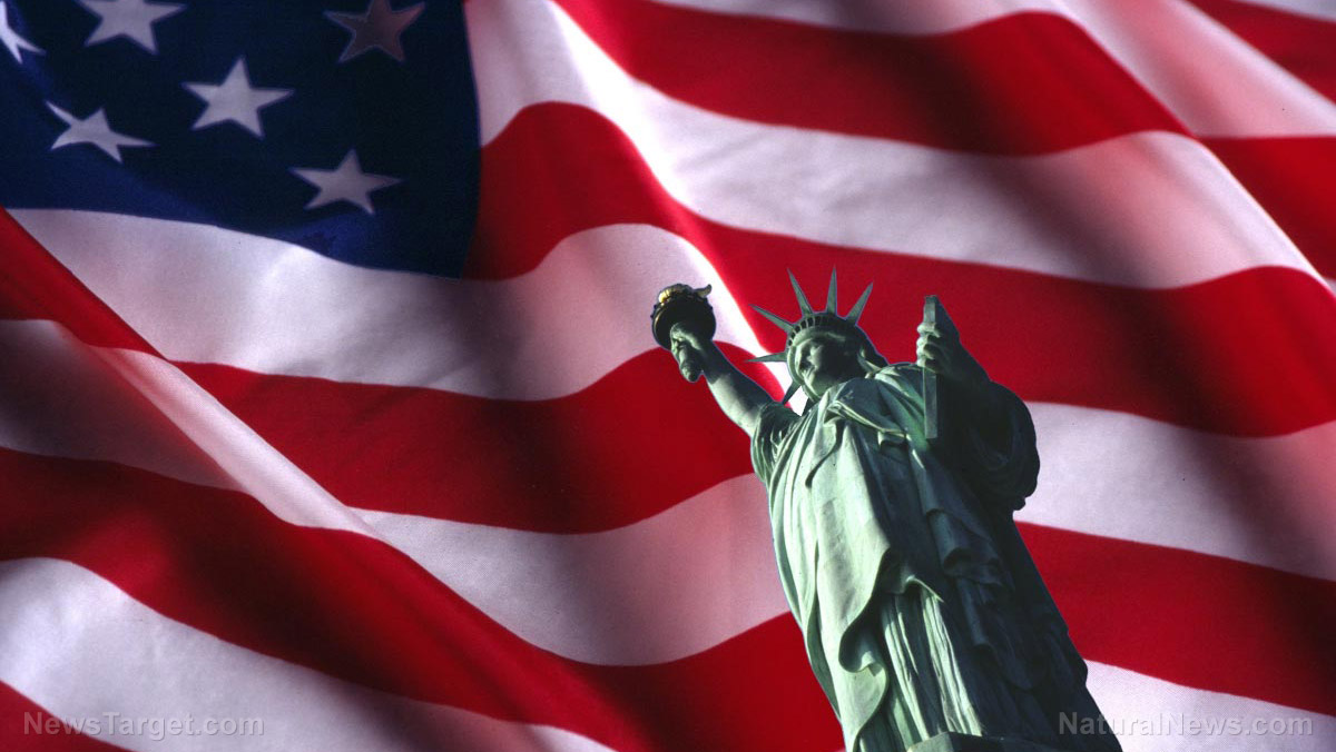 Statue-Of-Liberty-American-Flag.jpg