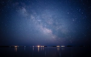 starry_sky_night_shore_117429_300x188.jpg